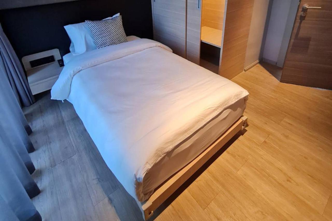 Voque Hotel & Serviced Residence Sukhumvit 51 曼谷 外观 照片